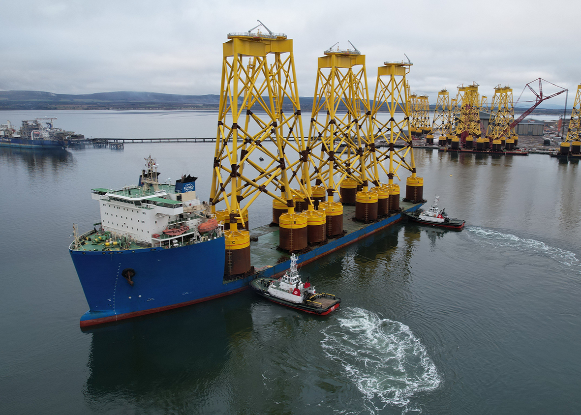 Boluda_Scotland_heavylift (3) B-logo_lowres.jpg